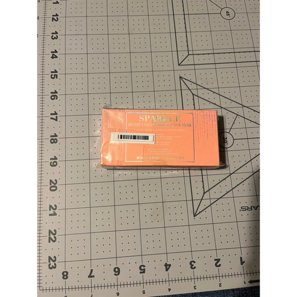 Women's Lilly Lashes False Eyelashes One Size Peach Multi-color - Picture 3 of 3